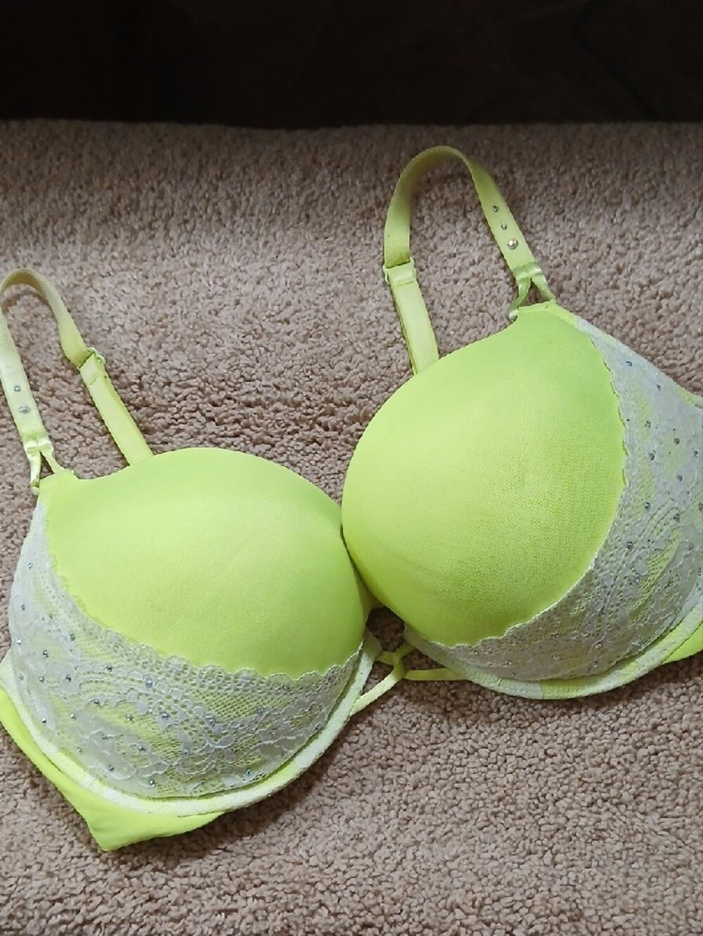 Victoria's Secret Miraculous Plunge Bra